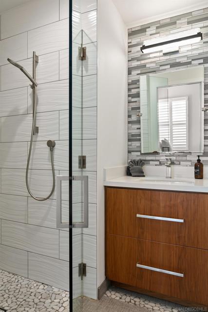 805 Brighton Court, San Diego CA: https://media.crmls.org/mediaz/170172e7-f6a9-4d3e-bf81-5567d69383b9.jpg