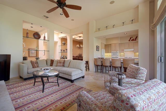 359 Desert Holly Drive, Palm Desert CA: https://media.crmls.org/mediaz/17017d82-478a-4297-84cc-548d97efdff5.jpg