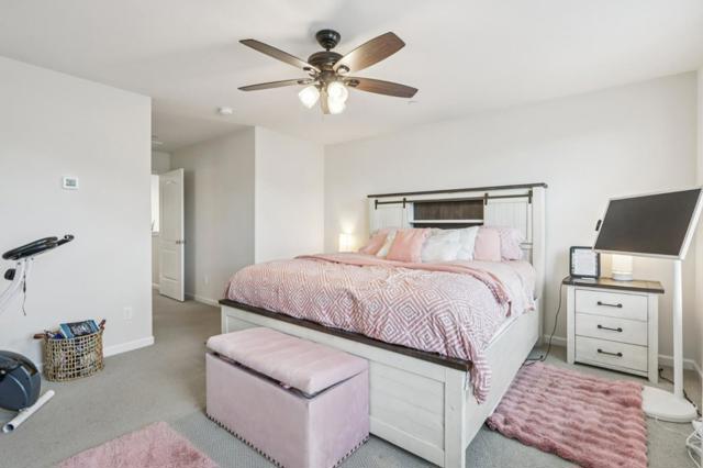 19307 Stonehenge Lane, Marina CA: https://media.crmls.org/mediaz/1701dce7-a56a-4027-80d4-9f4b63417f32.jpg