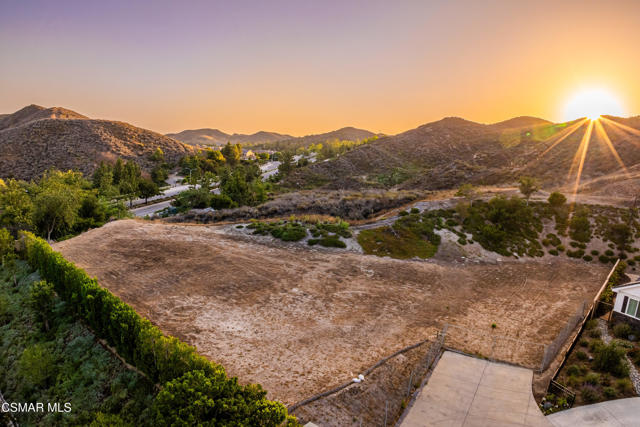 4221 Goldstone Lane, Simi Valley CA: https://media.crmls.org/mediaz/170283f8-7b37-4715-9585-94c30c5e2025.jpg