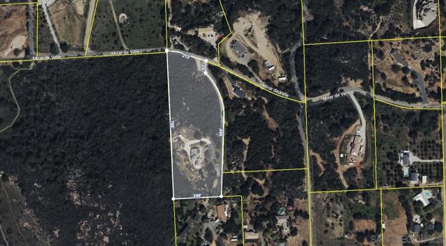 12443 Mirar De Valle, Valley Center CA: https://media.crmls.org/mediaz/1702db3a-6136-4ed6-b3c4-54c0bee56831.jpg