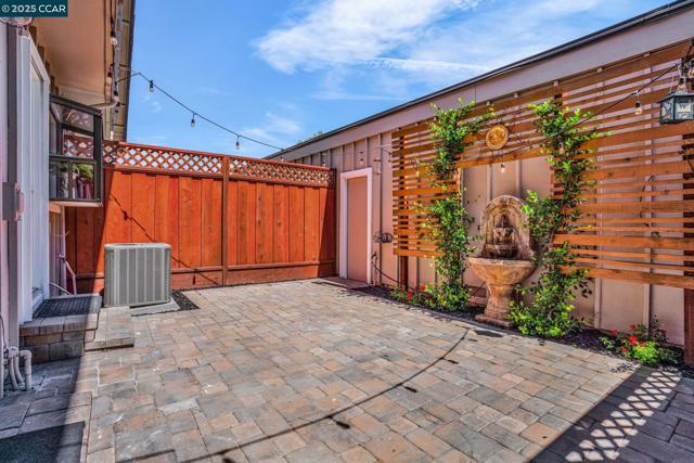 1430 Tampico Pl, Walnut Creek CA: https://media.crmls.org/mediaz/1703bf4f-4167-4a46-825b-c002915cc935.jpg