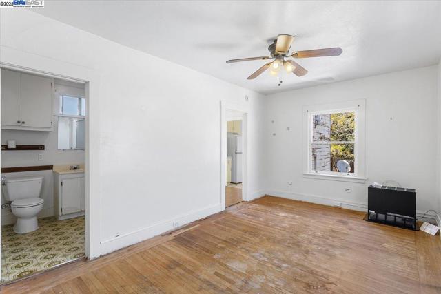 2255 Lincoln Ave., Alameda CA: https://media.crmls.org/mediaz/17044558-ab94-431c-a1bf-a395c6f99f92.jpg