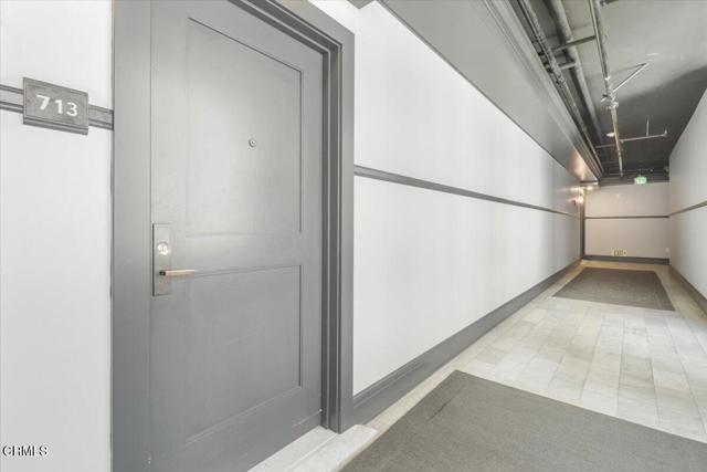 460 S Spring Street, Los Angeles CA: https://media.crmls.org/mediaz/1704600c-d54a-41de-949d-8d259b978999.jpg