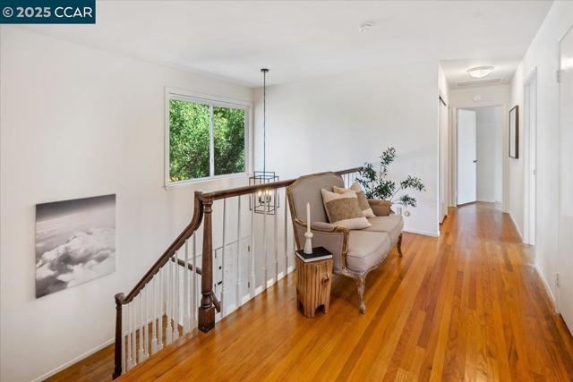 681 Rock Oak Rd, Walnut Creek CA: https://media.crmls.org/mediaz/17046bd7-6e32-44f0-9285-7bd84bcf6735.jpg