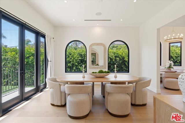 100 S La Jolla Avenue, Los Angeles CA: https://media.crmls.org/mediaz/1704fbac-7873-452f-aefc-319bb914c644.jpg