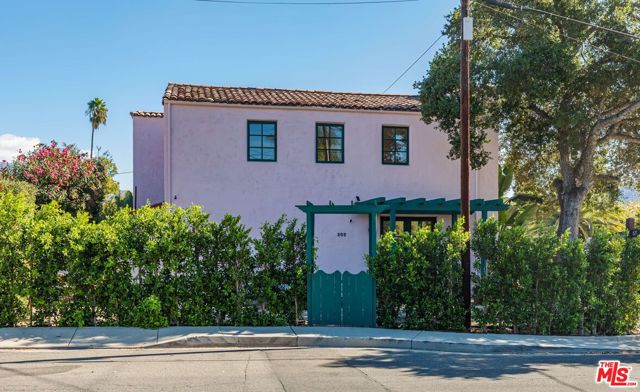 202 Canada Street, Ojai CA: https://media.crmls.org/mediaz/17052513-406e-47ce-9023-d0b93bb73e7d.jpg