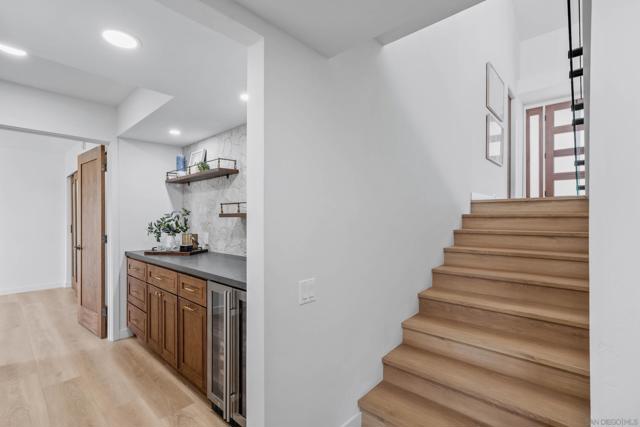 2143 Caminito San Martin, La Jolla CA: https://media.crmls.org/mediaz/17053018-2d05-440e-bb9a-32fe468a8b7d.jpg