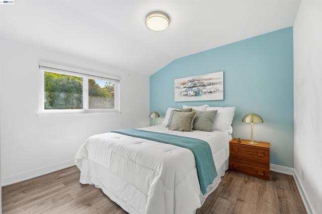 11593 Ladera Ct, Dublin CA: https://media.crmls.org/mediaz/170553ba-57a2-4dfe-8130-efc892ca3312.jpg