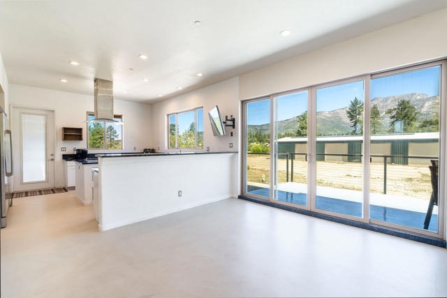 Image 33 of 83 For 28990 Bonita Vista Road