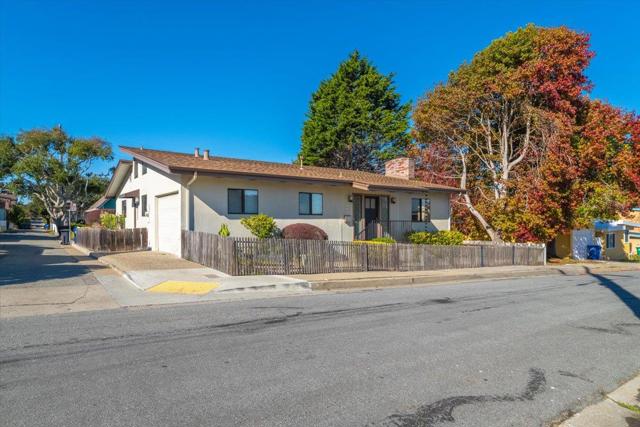 142 11th Street, Pacific Grove CA: https://media.crmls.org/mediaz/17061595-c26f-43f8-a4bb-668d3c0e191e.jpg
