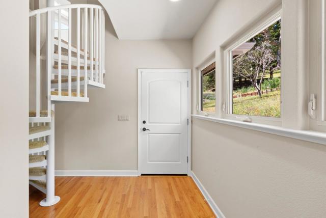 125 Orchard Heights Lane, Corralitos CA: https://media.crmls.org/mediaz/17067e16-87ca-4597-8eee-067d3200a481.jpg