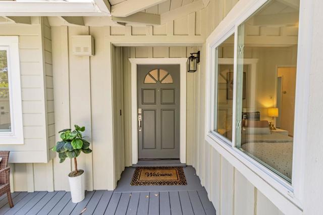6827 Ridgewood Drive, Oakland CA: https://media.crmls.org/mediaz/17069207-e23e-47e2-a564-14b7c812ef5f.jpg