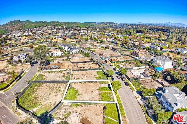 515 Chapala Drive, Pacific Palisades CA: https://media.crmls.org/mediaz/17069743-568f-4d95-937d-5696a3c2fecc.jpg