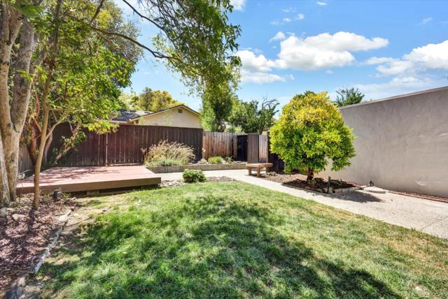 2268 Oberlin Street, Palo Alto CA: https://media.crmls.org/mediaz/17075396-8d83-43fc-807a-c5615164424e.jpg