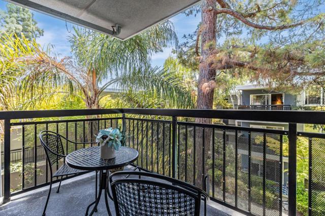 181 Del Medio Avenue, Mountain View CA: https://media.crmls.org/mediaz/17078cff-e233-4183-9f23-6a17d6a801e6.jpg