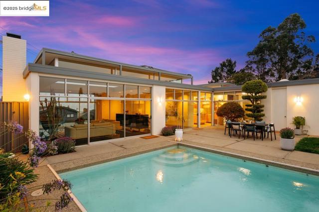 7145 View Ave, El Cerrito CA: https://media.crmls.org/mediaz/17079f62-93a3-4d12-ac20-615157e0a003.jpg