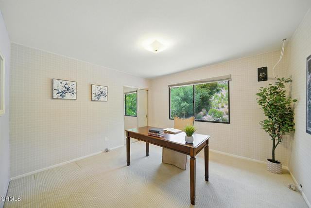 3121 Kingridge Way, Glendale CA: https://media.crmls.org/mediaz/1707df6a-feda-4aa3-a0d3-8928438e35ac.jpg