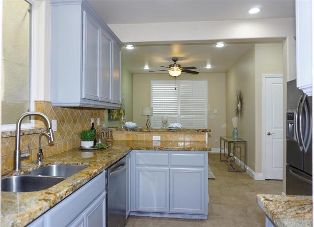 7950 English Oak Circle, Gilroy CA: https://media.crmls.org/mediaz/17086174-ecb5-4021-bc86-fb31727716fb.jpg