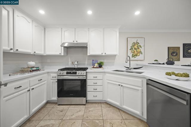 316 Mercury Way, Pleasant Hill CA: https://media.crmls.org/mediaz/17086ce3-6360-46b5-8b61-07c688a9c085.jpg