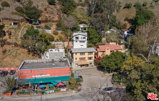 2108 Tavern Trail, Los Angeles CA: https://media.crmls.org/mediaz/1708dcde-b19e-42bc-944b-fe2f58fa9a0f.jpg