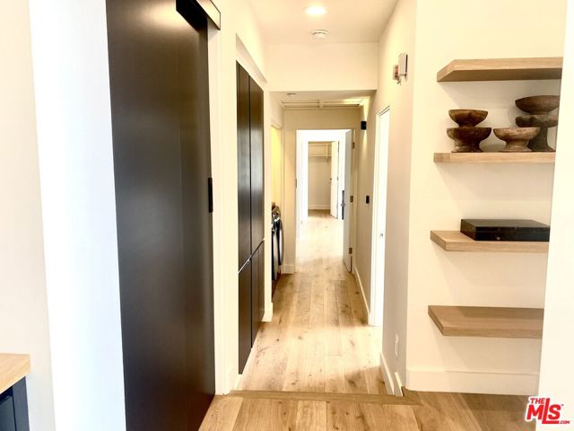 2237 S Bentley Avenue, Los Angeles CA: https://media.crmls.org/mediaz/17090eea-f6a6-4add-aec5-8c65a6a4e686.jpg