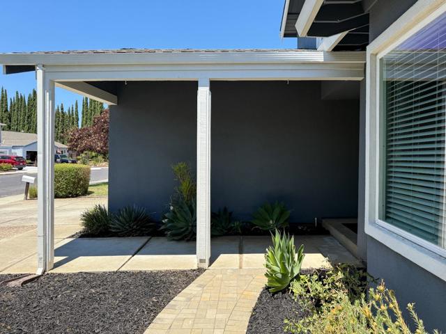 15120 Venetian Way, Morgan Hill CA: https://media.crmls.org/mediaz/17097e62-3259-48dd-87bb-a6f3001c00fa.jpg