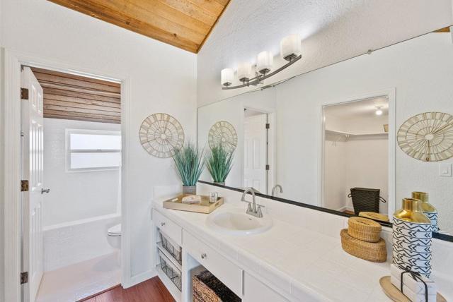 399 Sea Ridge Road, Seacliff CA: https://media.crmls.org/mediaz/170a383d-bea2-436e-8528-572479a642cf.jpg