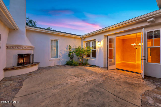 1048 Via Adorna, Newbury Park CA: https://media.crmls.org/mediaz/170a3cb0-af49-4278-a327-4ea28484ab42.jpg