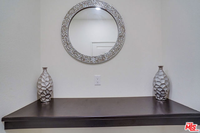 20619 Oakglen Lane, Winnetka CA: https://media.crmls.org/mediaz/170a59f8-fc1f-4c8a-a256-553dbdeb3f09.jpg