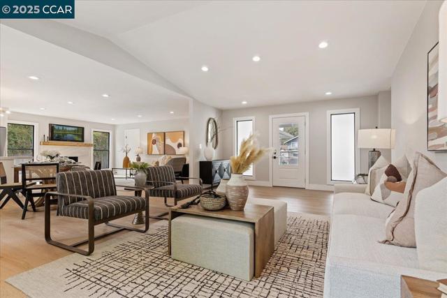 721 Sinnet Ct, Danville CA: https://media.crmls.org/mediaz/170a9fbe-b11d-4704-a100-eac2a8122f67.jpg