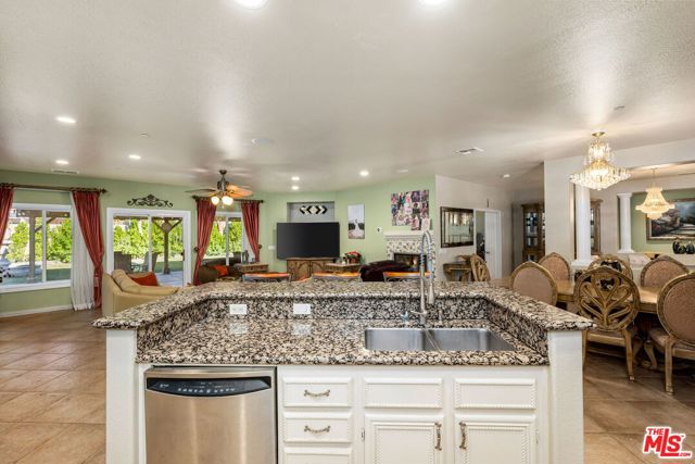 850 Ventana, Palm Springs, CA 92262