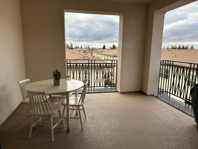 1068 Bigleaf Place, San Jose CA: https://media.crmls.org/mediaz/170afb2b-b3f3-491a-8aa2-4bcc5b24a20b.jpg