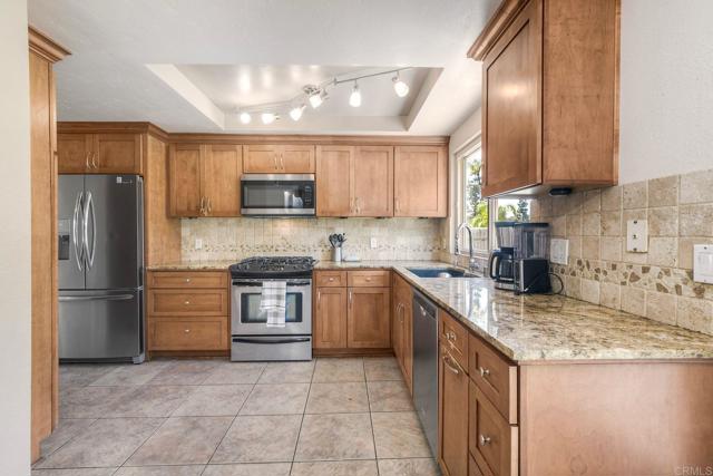 1428 Eastview Court, Oceanside CA: https://media.crmls.org/mediaz/170b4179-d1b4-4f36-a06a-eb5af48d6ad7.jpg