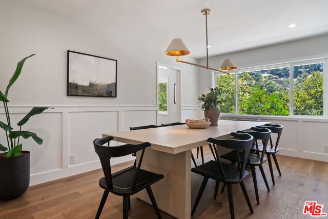 4031 Deerhorn Drive, Sherman Oaks CA: https://media.crmls.org/mediaz/170b45d4-8d44-4db3-9374-be3c95102f99.jpg