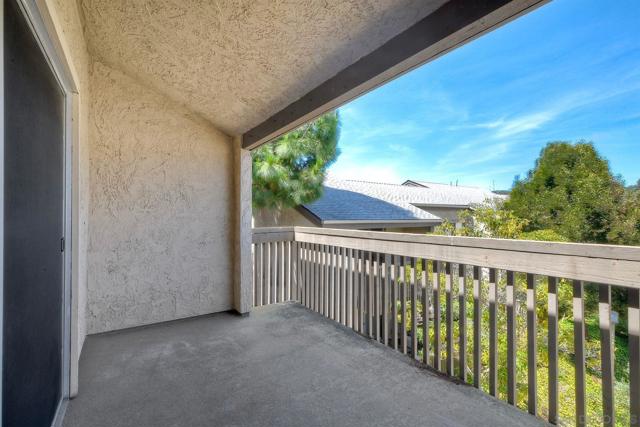 8660 Via Mallorca, La Jolla CA: https://media.crmls.org/mediaz/170bd9dd-cee6-41d4-a2bd-269205328b86.jpg