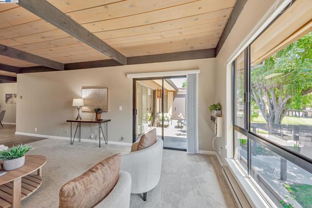 39090 Presidio Way, Fremont CA: https://media.crmls.org/mediaz/170be440-b7a0-4a15-beee-6e57e0784e27.jpg