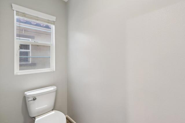 414 Via De La Paz, Palm Desert CA: https://media.crmls.org/mediaz/170bf09c-0554-4cc9-9da3-e335fcc43af2.jpg