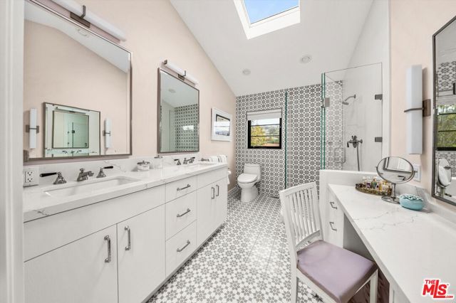 305 E Islay Street, Santa Barbara CA: https://media.crmls.org/mediaz/170ca492-f378-4600-a3e5-2b1384fa53a6.jpg