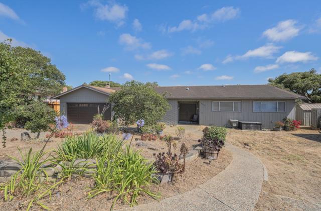 9375 Bur Oak Place, Salinas CA: https://media.crmls.org/mediaz/170cf89a-7345-4153-844d-308755f37d8e.jpg