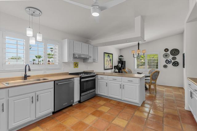 Image 8 of 38 For 52505 Avenida Alvarado