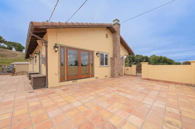 10883 Assisi Way, Salinas CA: https://media.crmls.org/mediaz/170d42e1-acb3-424a-8bc2-2f764557fa5d.jpg