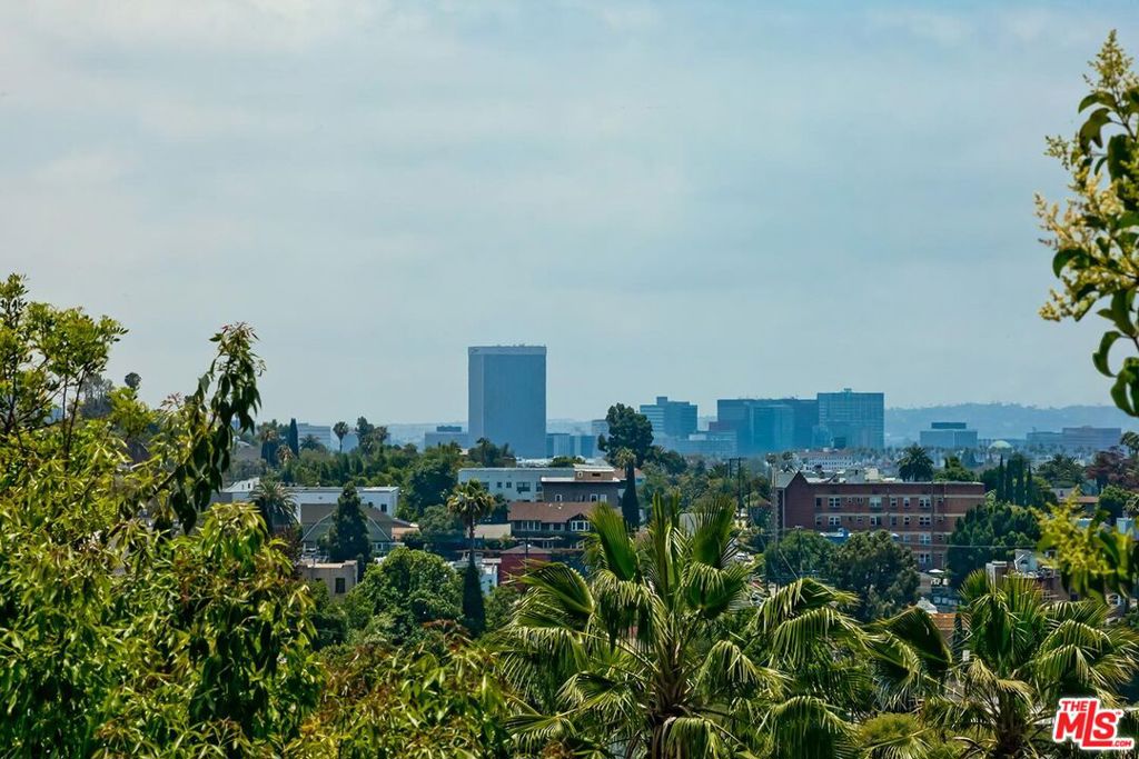 https://media.crmls.org/mediaz/170dff0c-a340-46bb-b4c6-82057c712b5e.jpg?preset=X-Large