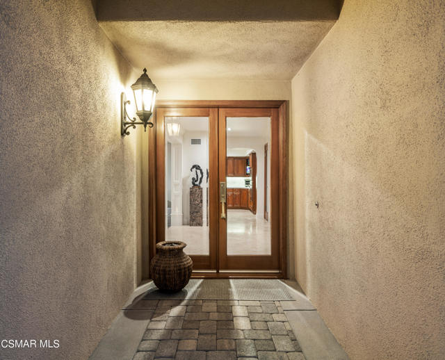1635 Ryder Cup Drive, Westlake Village CA: https://media.crmls.org/mediaz/170e12c5-e15e-4995-85ff-790292395388.jpg