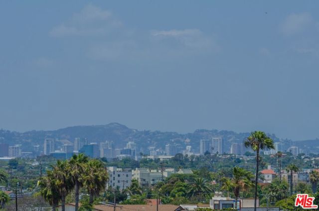 4337 Marina City Drive, Marina del Rey CA: https://media.crmls.org/mediaz/170e1ba4-54b0-46ac-8309-92a1c902ac8e.jpg