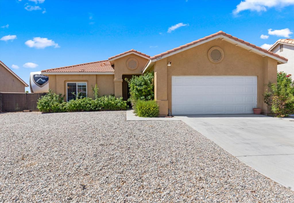 65617 Avenida Cadena