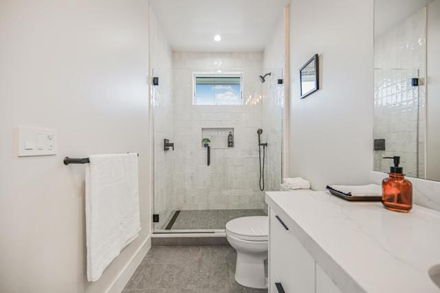 980 Lucky Avenue, Menlo Park CA: https://media.crmls.org/mediaz/170e885e-b5e3-4f2f-9997-8627c34ae098.jpg