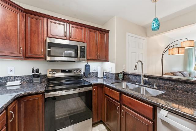 Detail Gallery Image 14 of 25 For 5402 Balboa Arms Dr #314,  San Diego,  CA 92117 - 2 Beds | 2 Baths