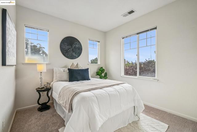 1861 Parkside Dr, Concord CA: https://media.crmls.org/mediaz/170eeda1-6078-489a-9859-566905cca867.jpg