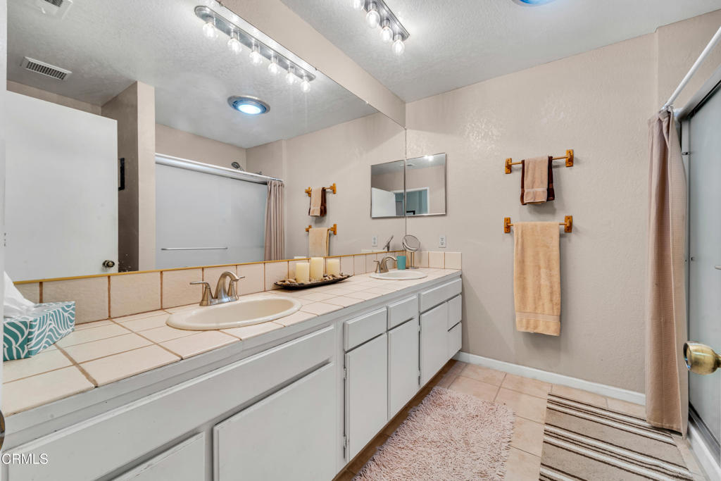 MLS #V1-33076 image #16